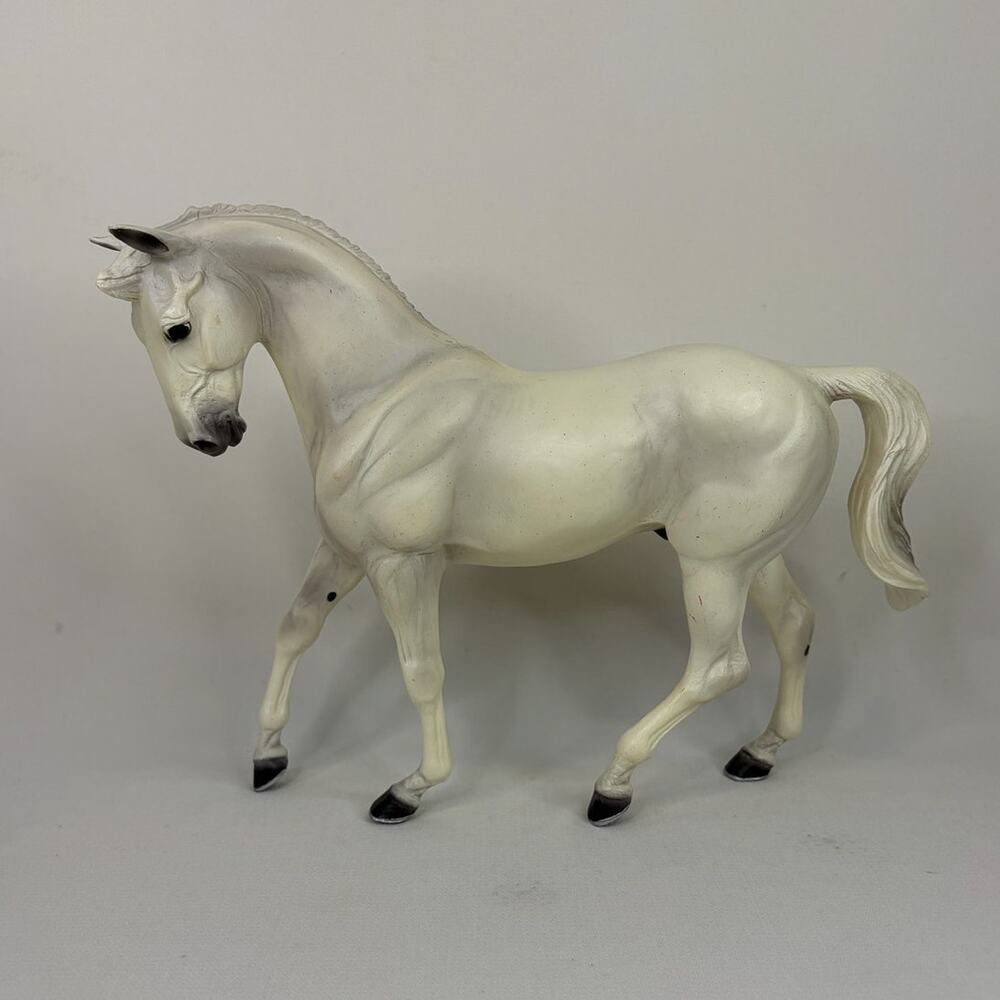 Breyer 2004 #1232 "Milton" Show Jumping Warmblood Big Ben mold-flea bit grey